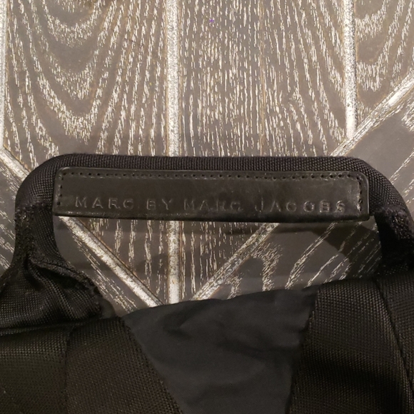 SOLD - Marc By Marc Jacobs Navy Messenger/Cross Body Bag - Picture 3 of 7